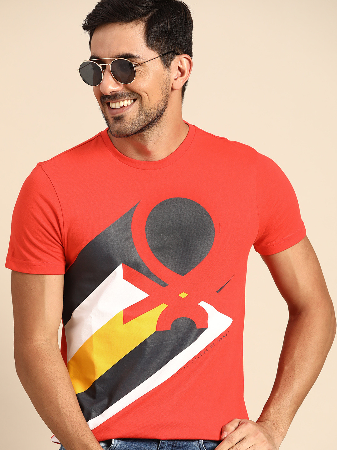

United Colors of Benetton Men Red & Black Pure Cotton Printed T-shirt