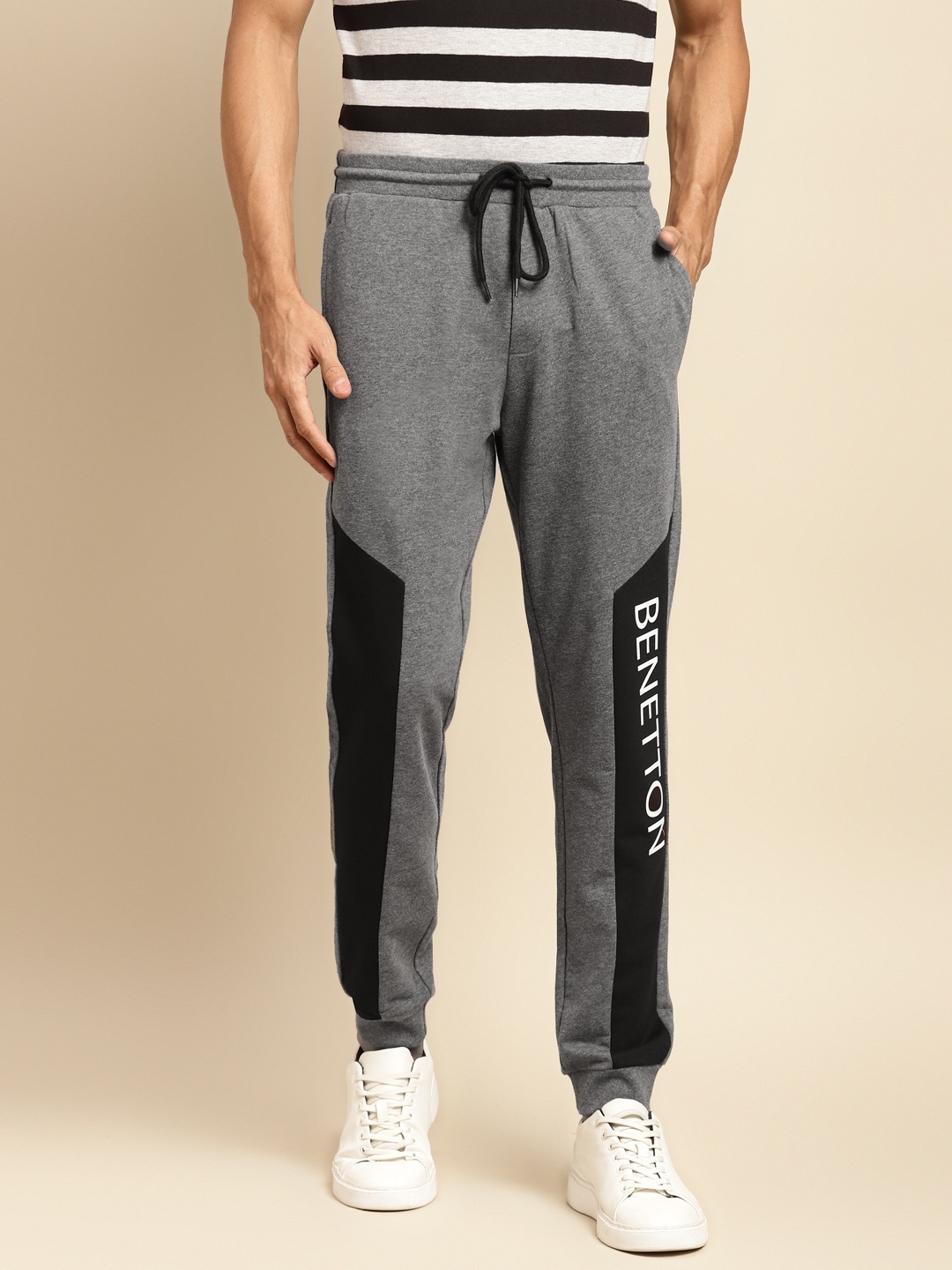 

United Colors of Benetton Men Charcoal & Black Colourblocked Joggers