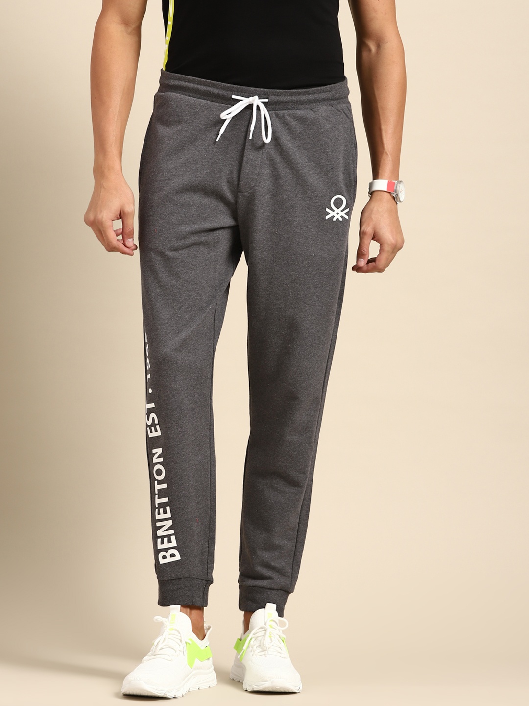 

United Colors of Benetton Men Charcoal Grey Brand Logo Detail Joggers