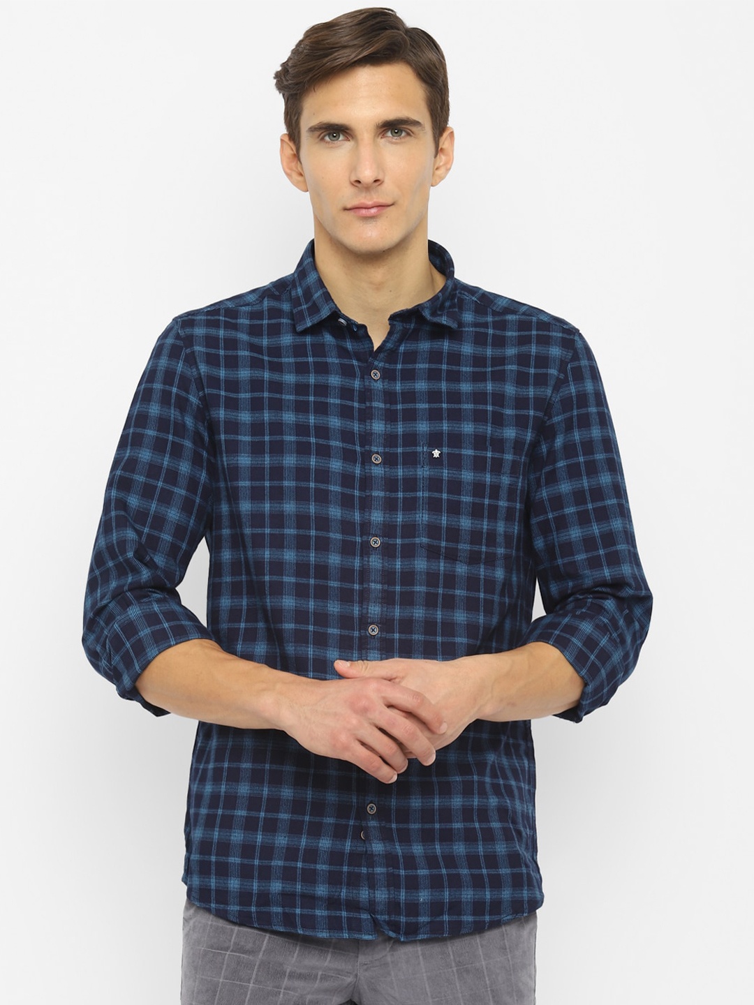 

Turtle Men Navy Blue Slim Fit Tartan Checks Checked Cotton Casual Shirt