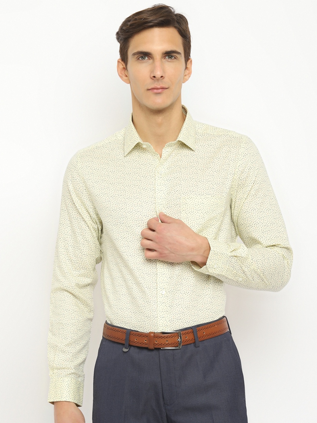 

Turtle Men Beige Slim Fit Printed Formal Shirt