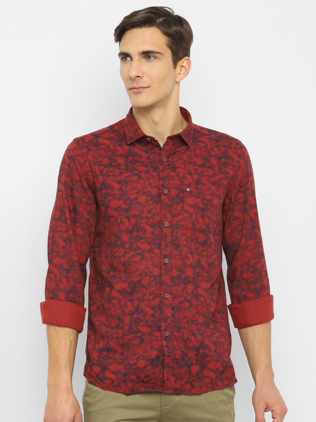 

Turtle Men Red Slim Fit Printed Casual Shirt
