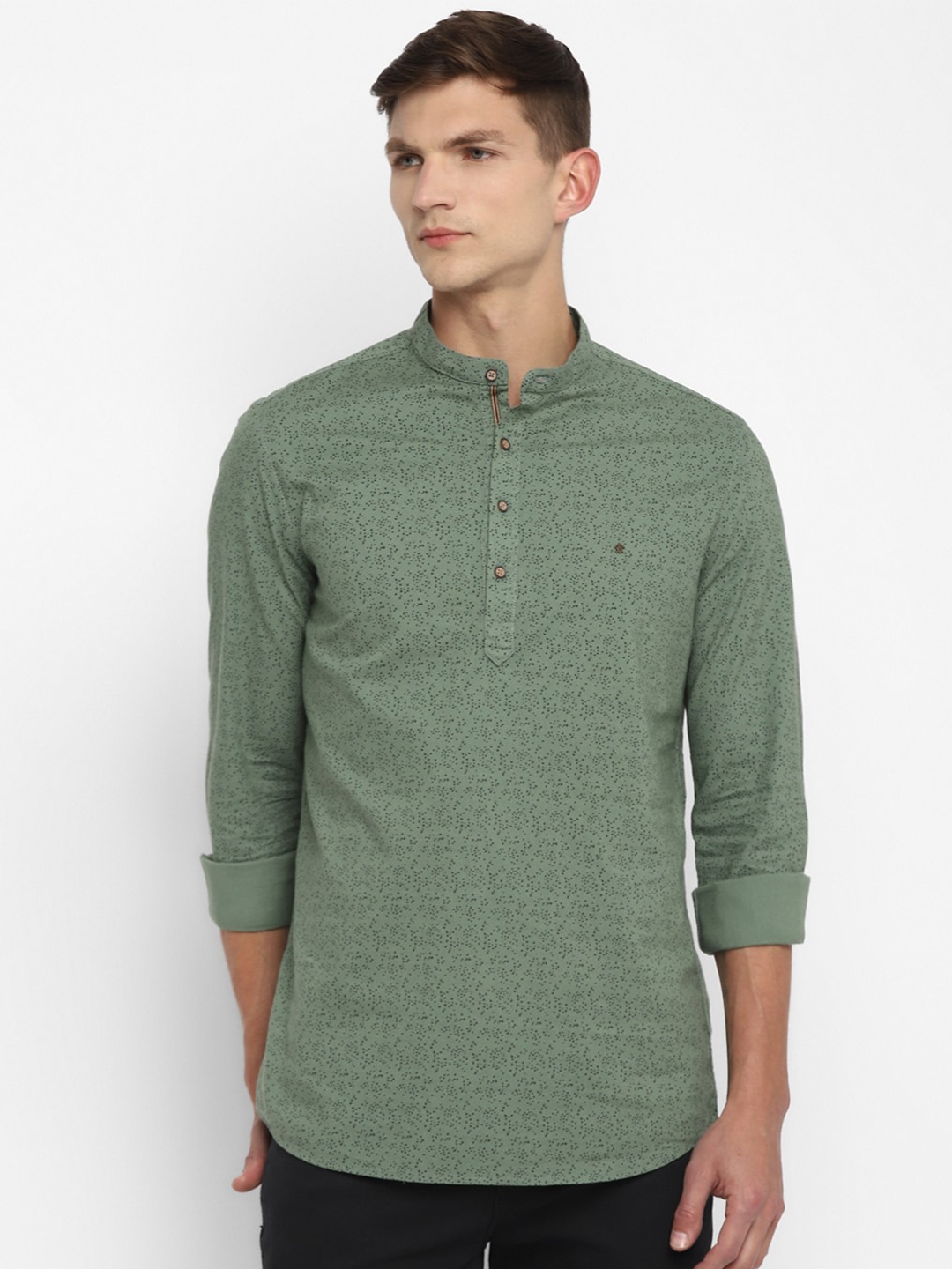 

Turtle Men Green Slim Fit Printed Casual Shirt