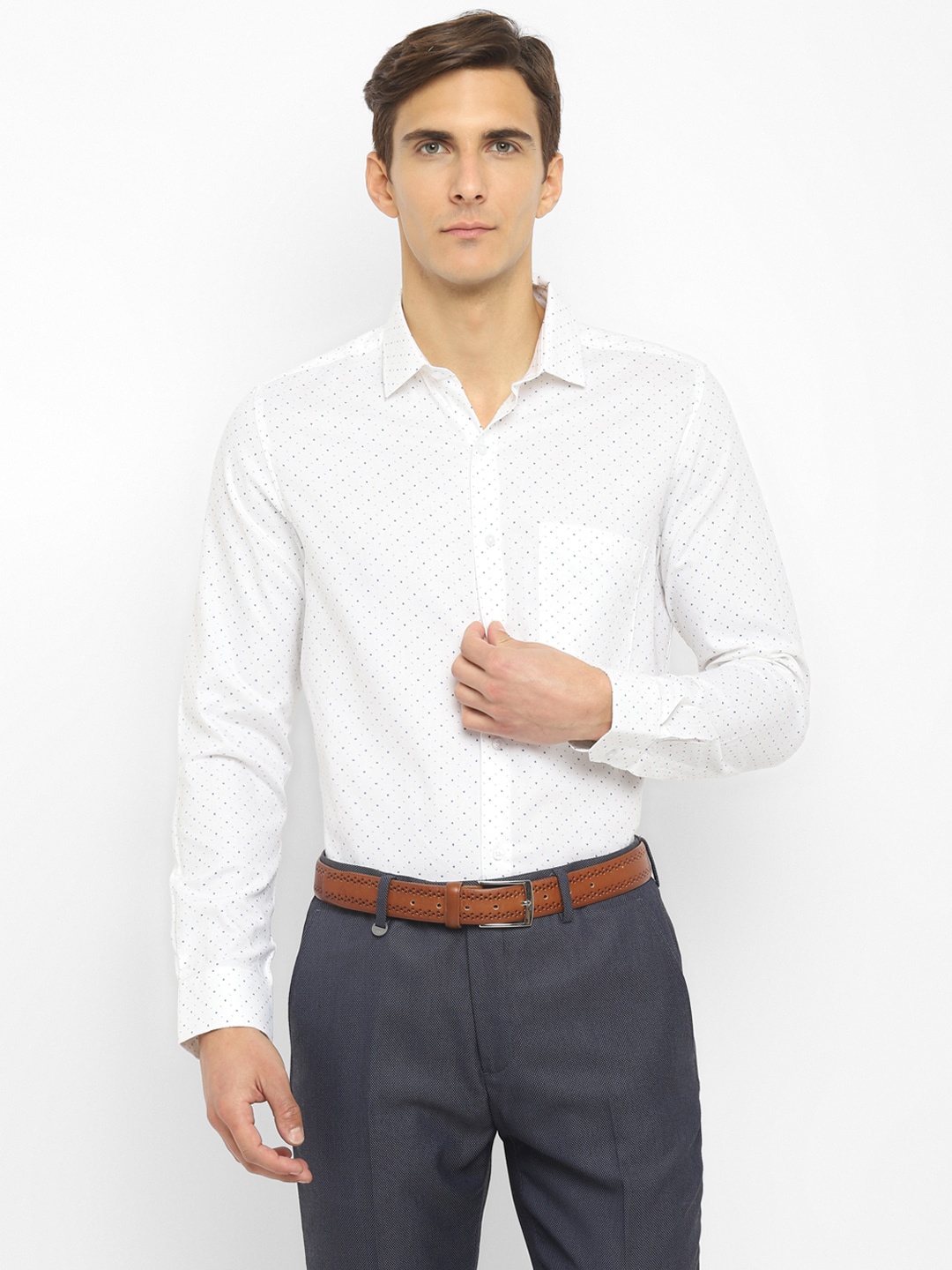 

Turtle Men White Slim Fit Printed Casual Shirt