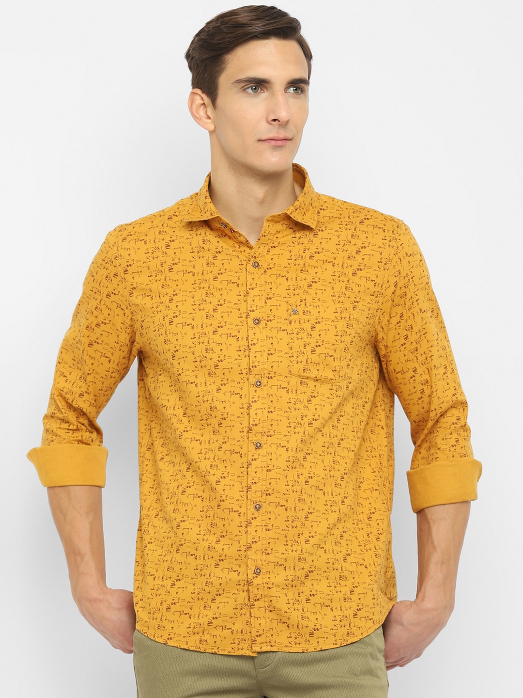 

Turtle Men Yellow Slim Fit Printed Casual Shirt
