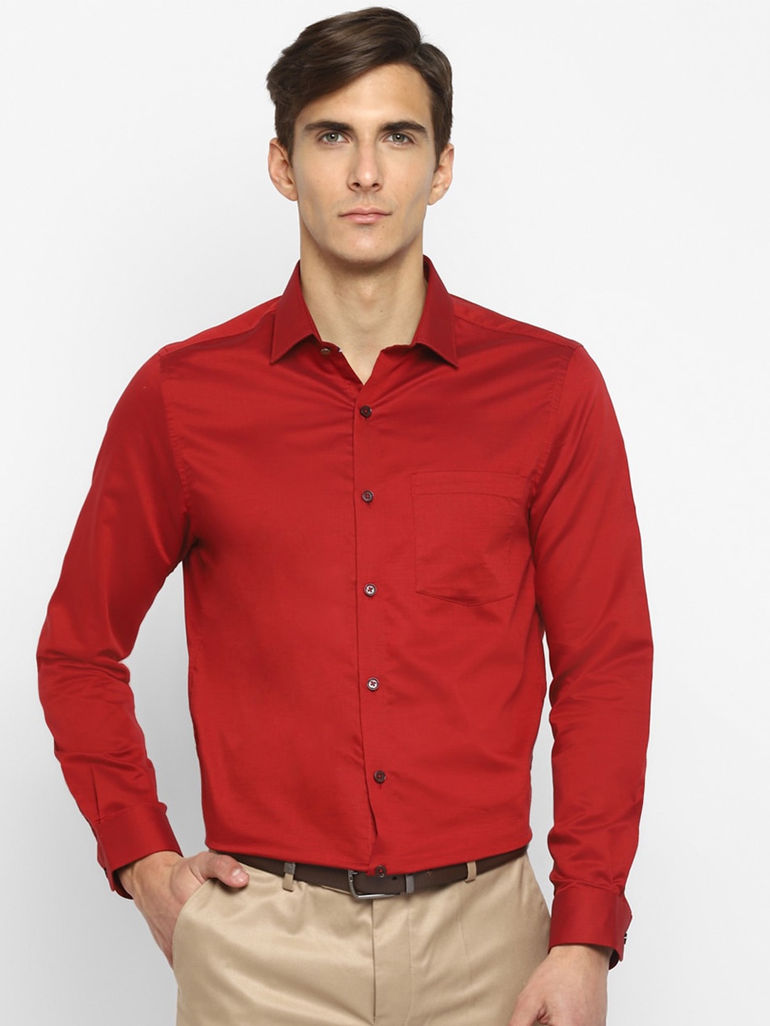 

Turtle Men Red Solid Slim Fit Cotton Casual Shirt