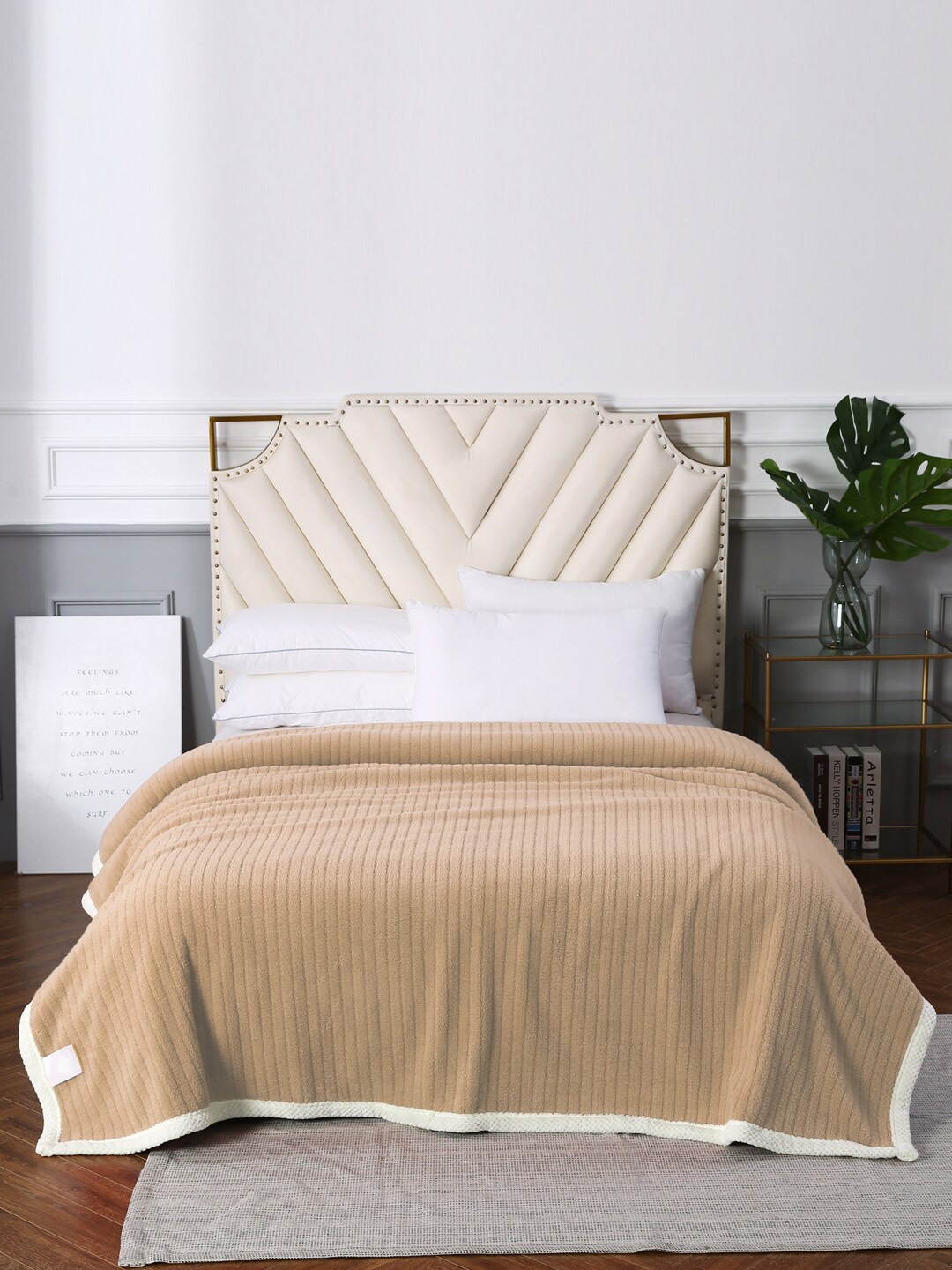 

URBAN DREAM Brown & White AC Room 210 GSM Double Bed Blanket
