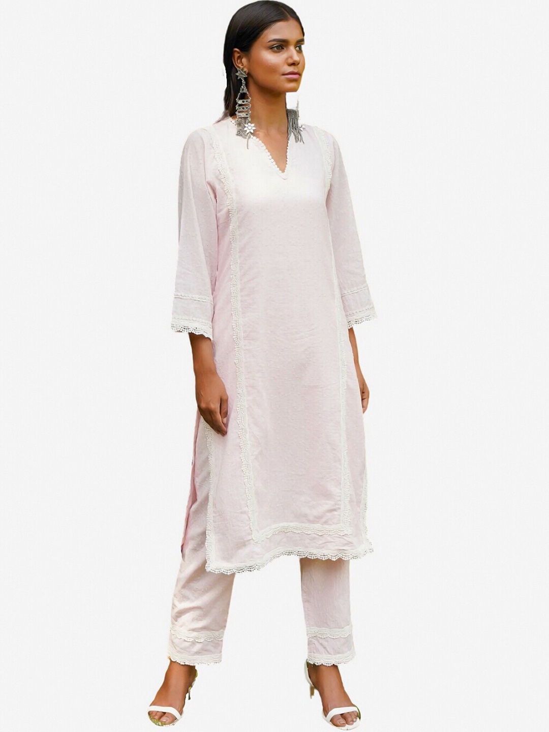 

Alaya By Stage3 Women Pink Embroidered Chikankari Jacquard Kurta