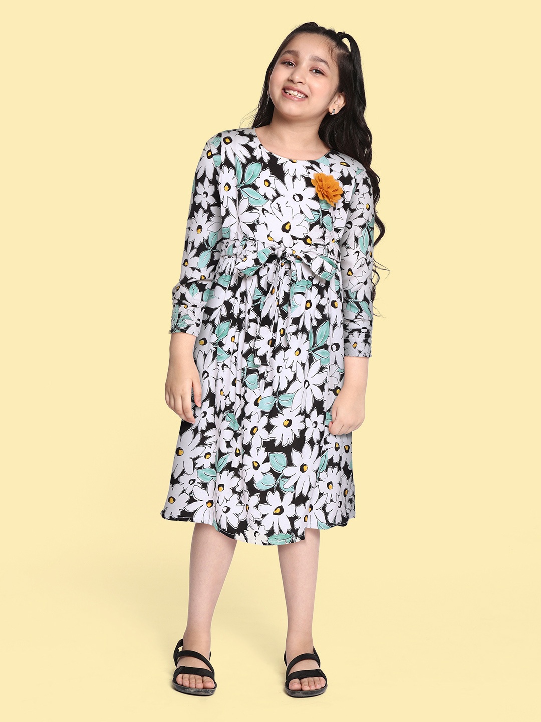 

Bella Moda Girls White & Black Floral A-Line Dress