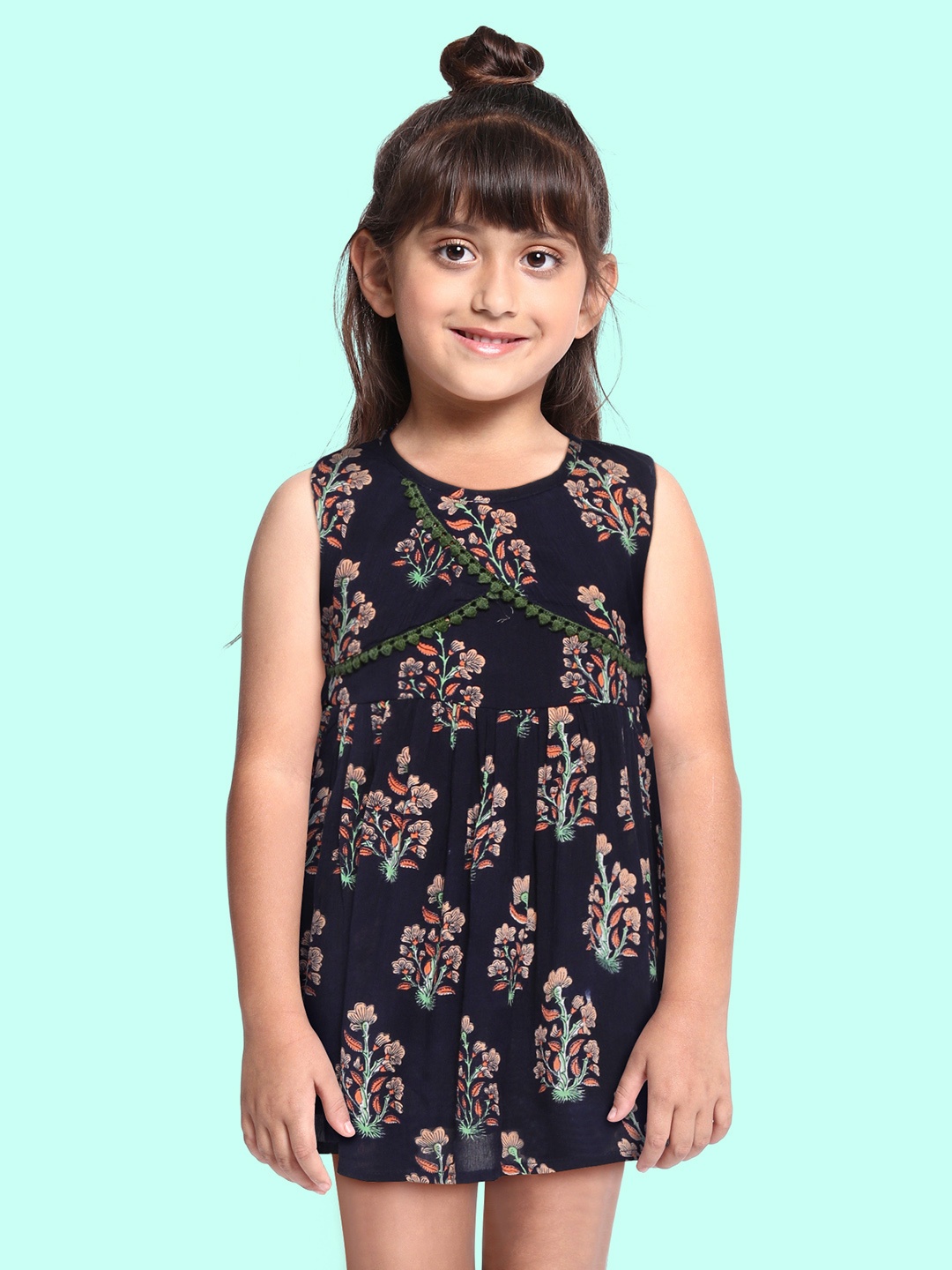 

Bella Moda Black Pure Cotton Floral Print Layered A-Line Dress with Sling Bag