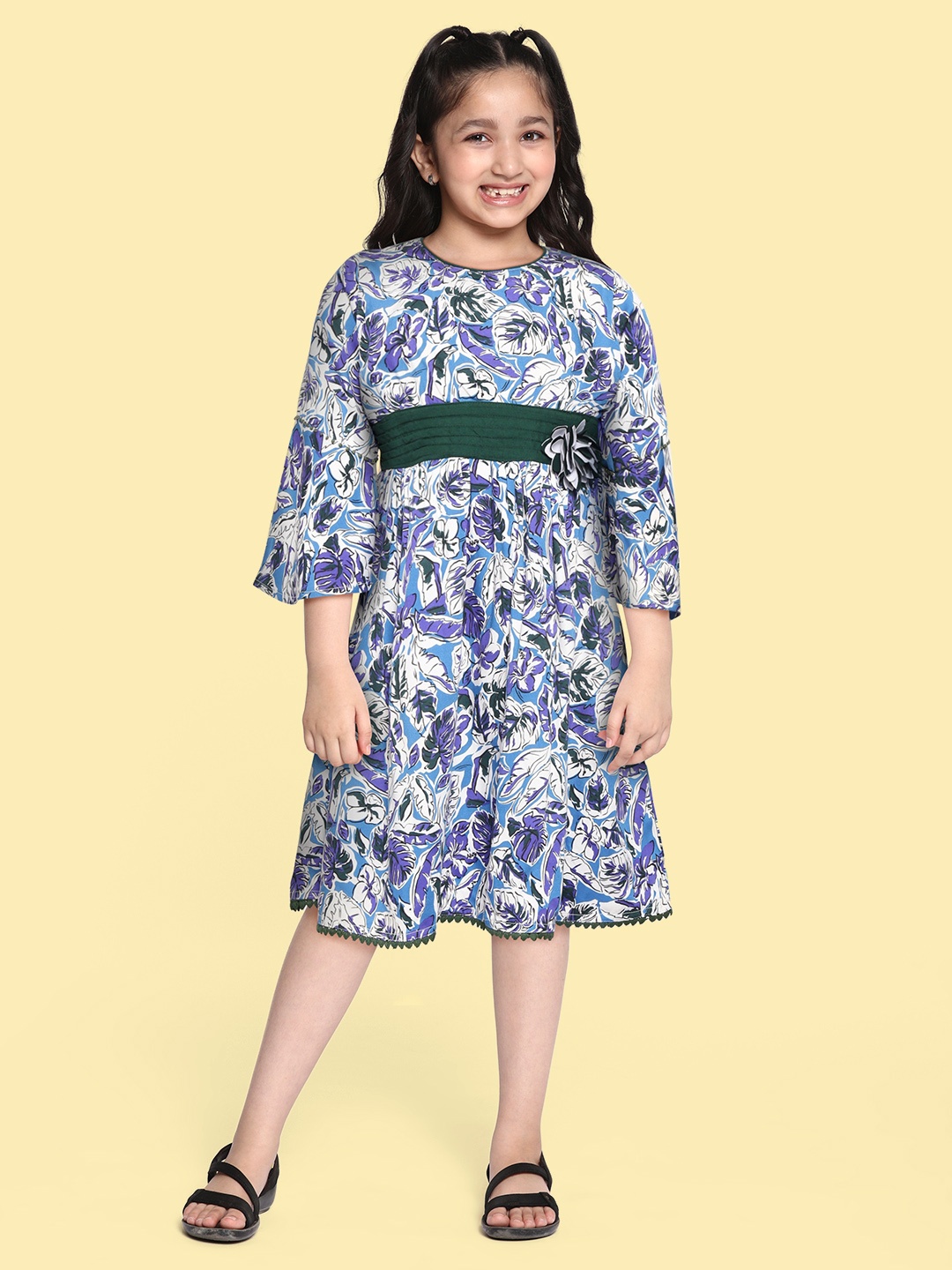 

Bella Moda Girls Blue & White Floral A-Line Dress