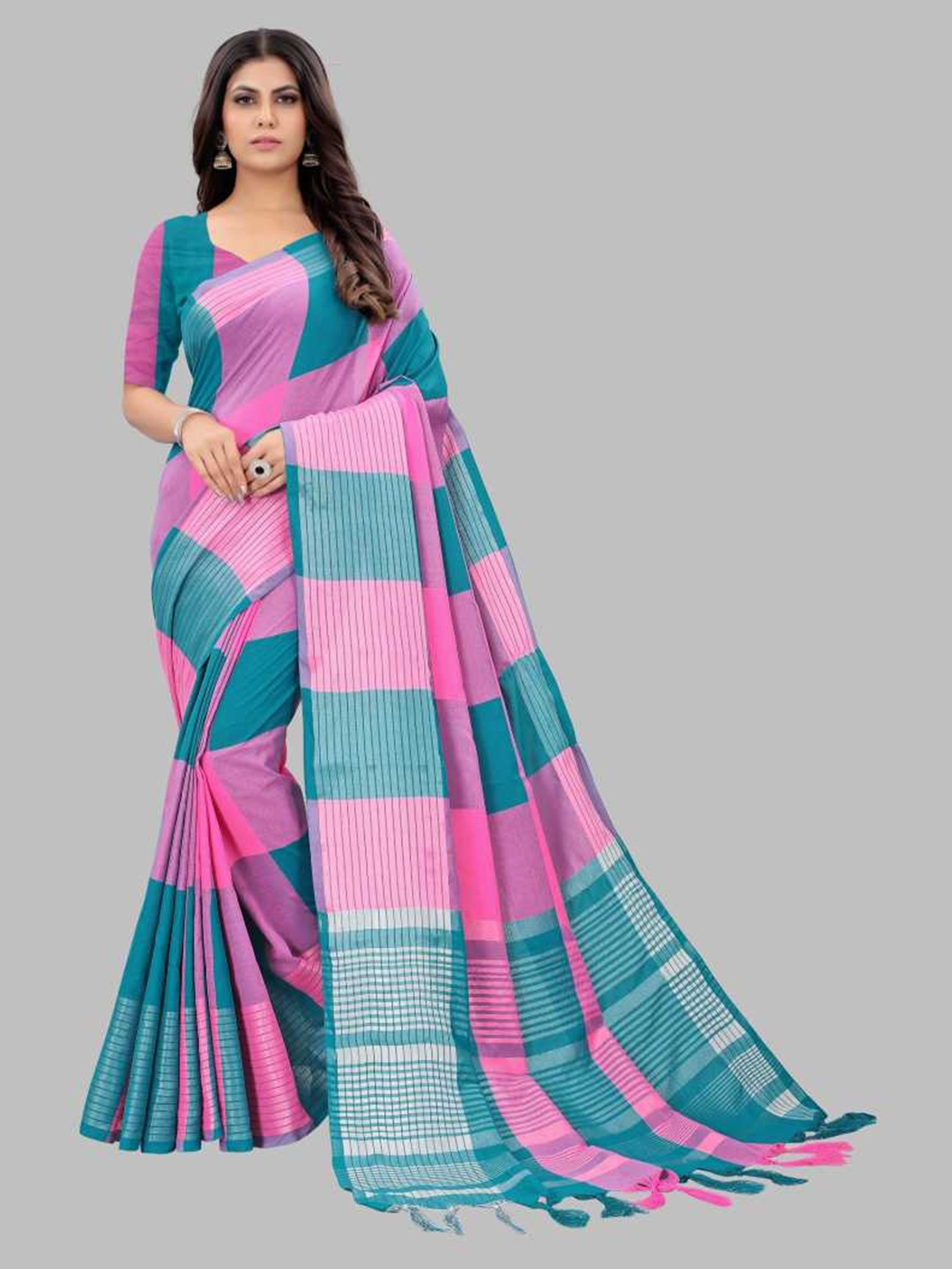 

SAADHVI Pink & Sea Green Checked Silk Blend Saree