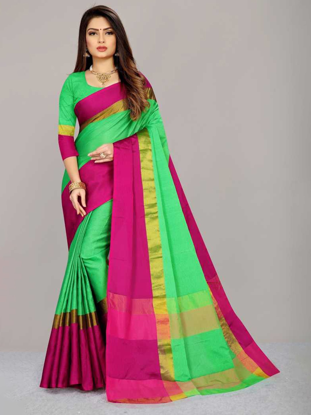 

SAADHVI Green & Magenta Solid Silk Blend Saree