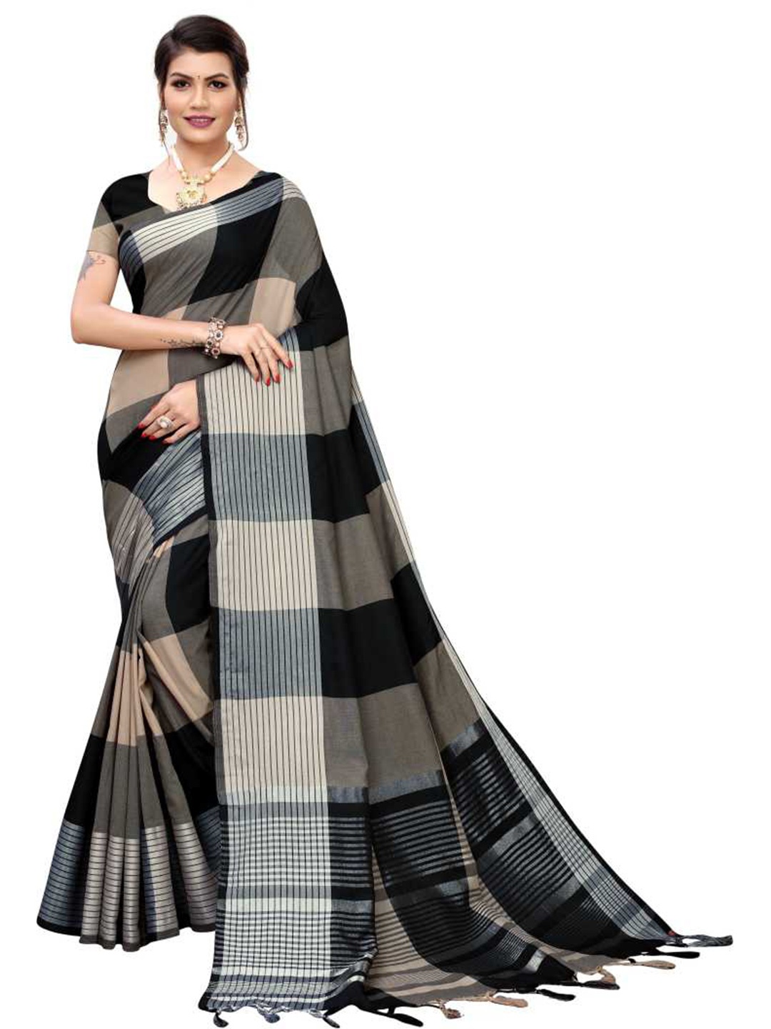

SAADHVI Black & Silver-Toned Checked Silk Blend Saree