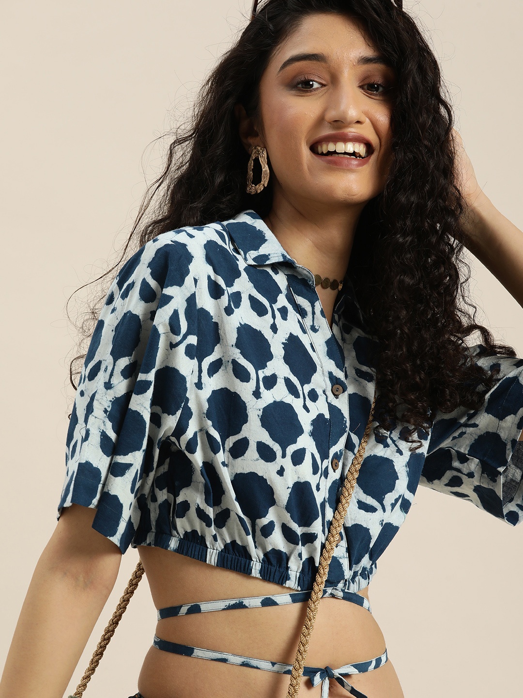

Taavi White & Blue Floral Printed Indigo Blouson Crop Top
