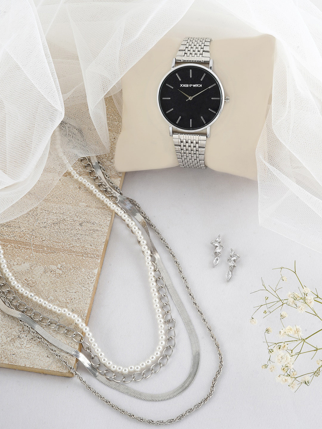 

JOKER & WITCH Women White & Silver-Toned Love Stack Watch & Jewellery Gift Set JWLS377
