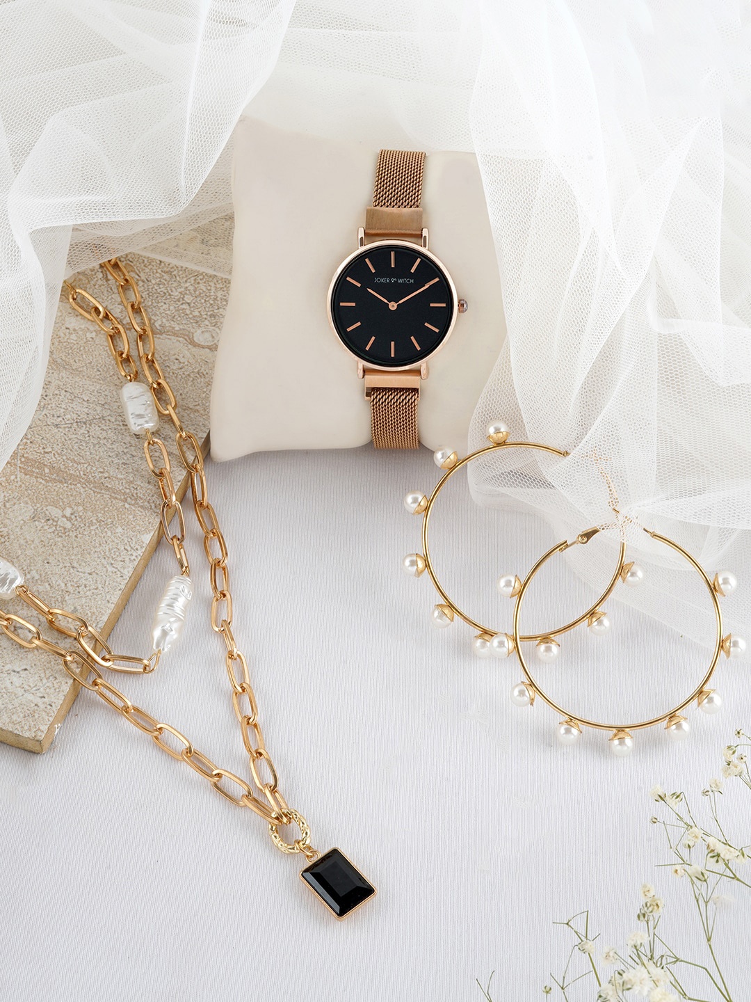 

JOKER & WITCH Women Gold-Toned Watch Love Stack Gift Set