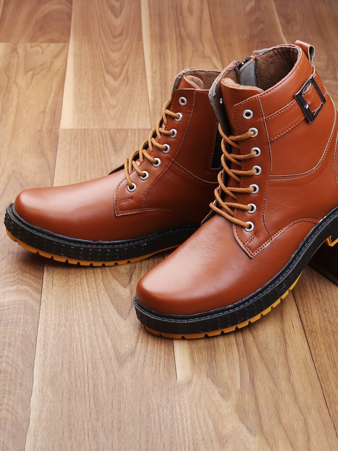 

Woakers Men Tan Brown Solid Boots