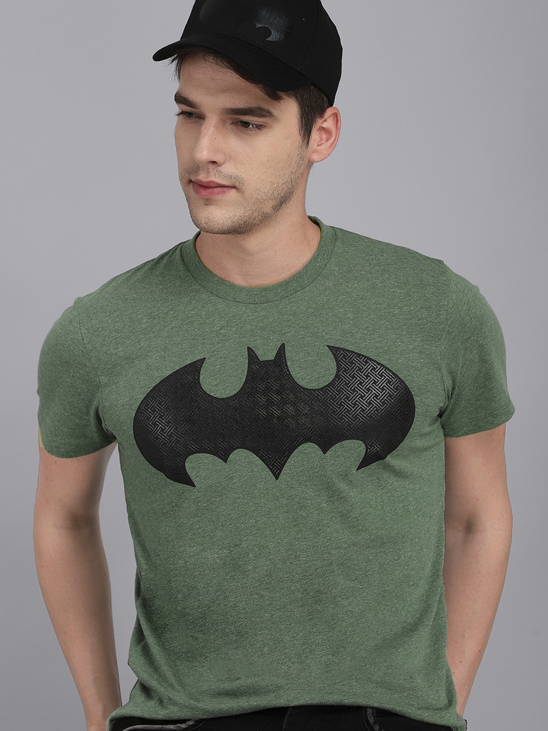 

Free Authority Men Green & Black Batman Featured T-shirt