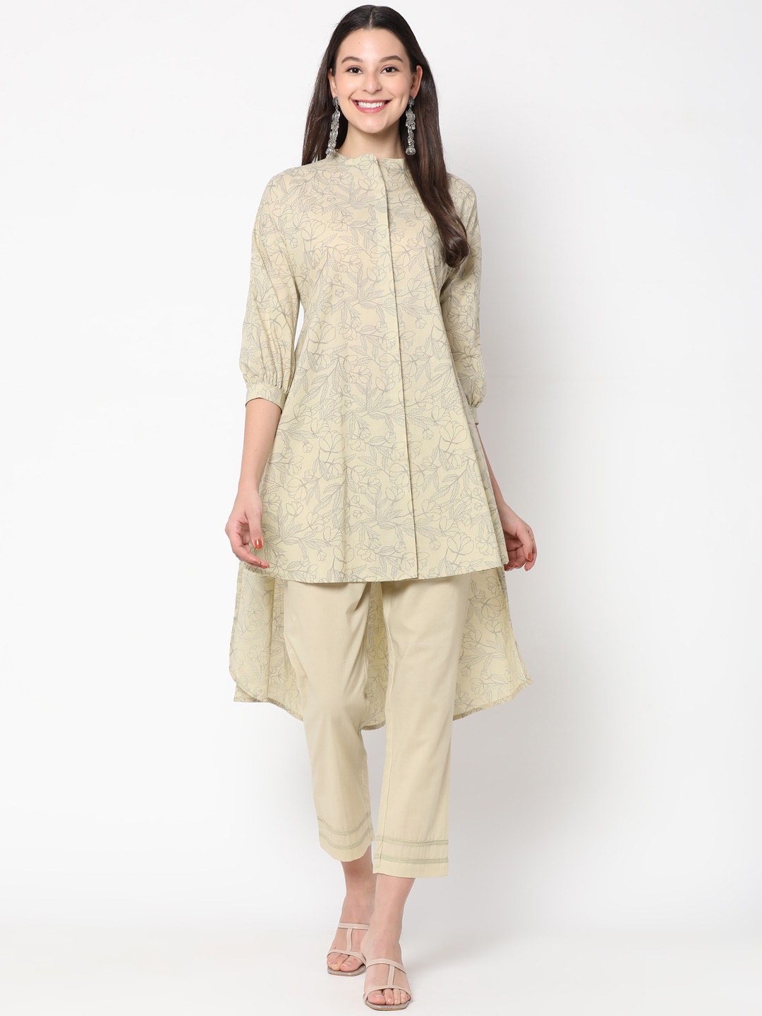 

UNTUNG Women Cream-Coloured Floral Printed Panelled Pure Cotton Kurta with Trousers
