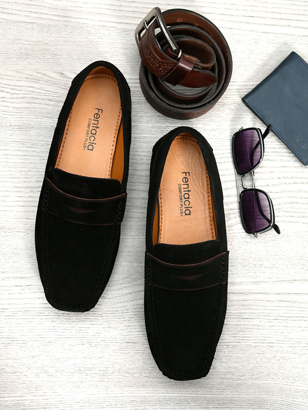 

Fentacia Men Black Solid Suede Leather Lightweight Loafers