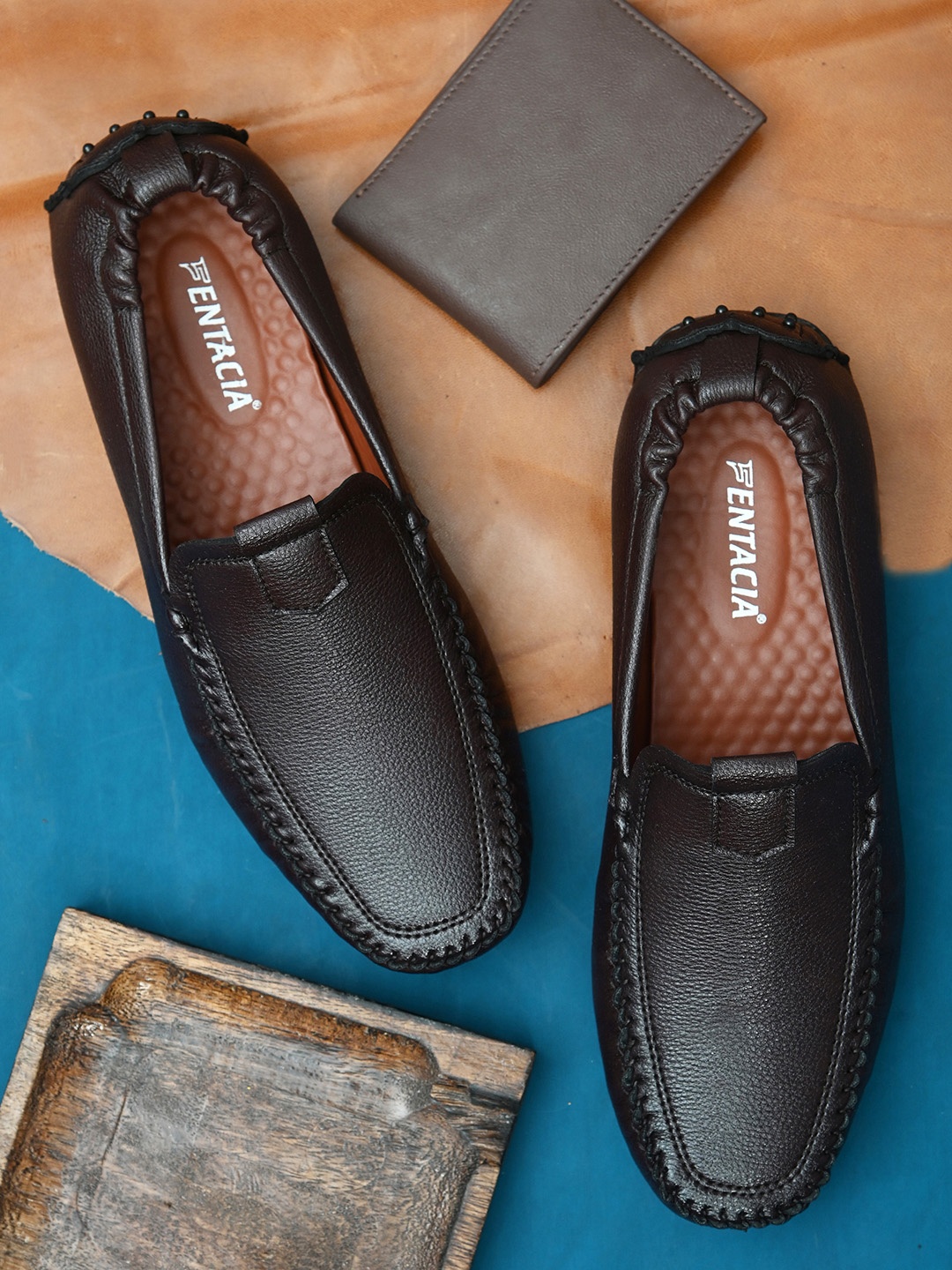 

Fentacia Men Brown Textured Loafers