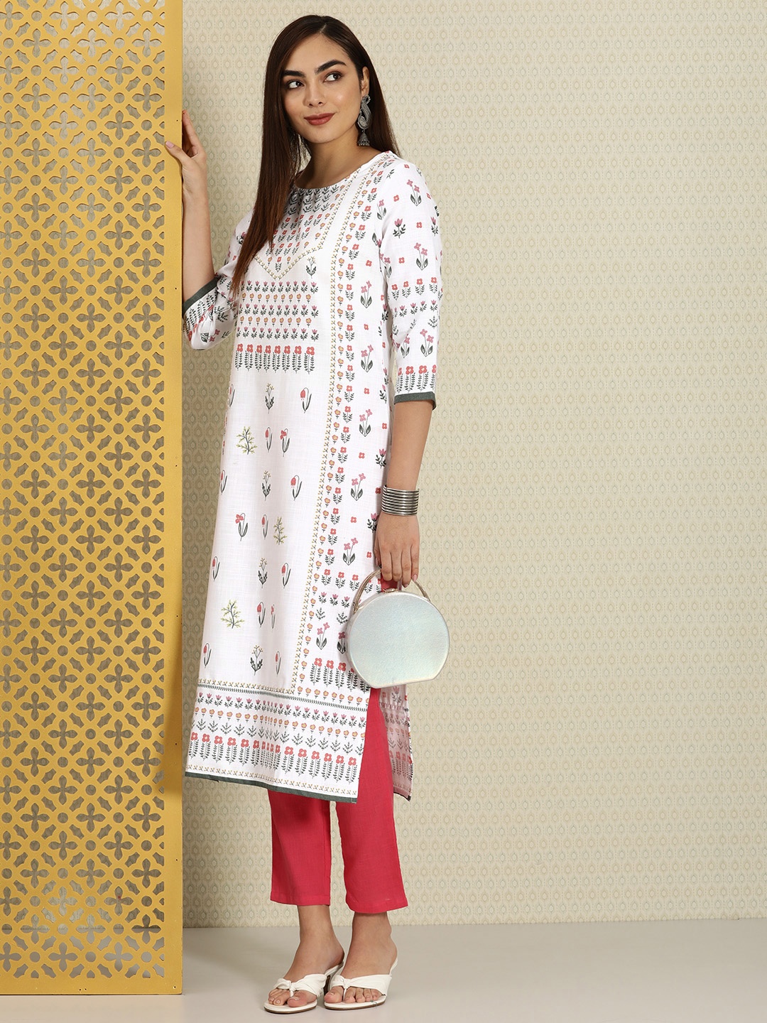 

House of Pataudi Women White & Green Floral Printed Rozana Kurta