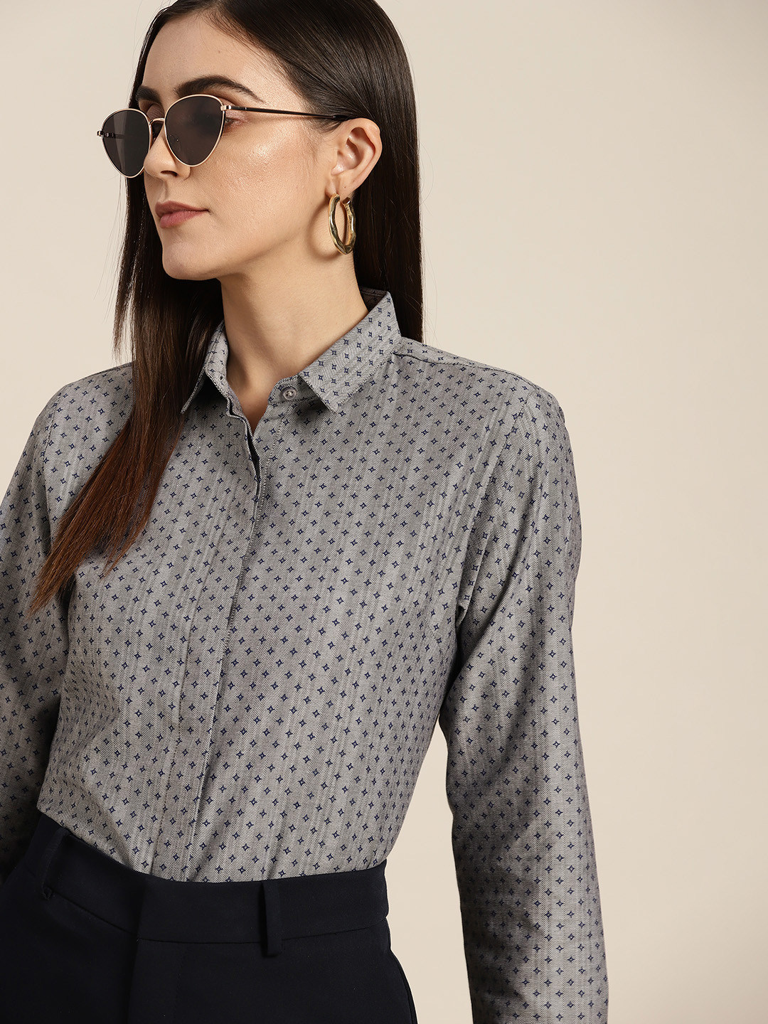

Hancock Women Grey Slim Fit Printed Formal Shirt