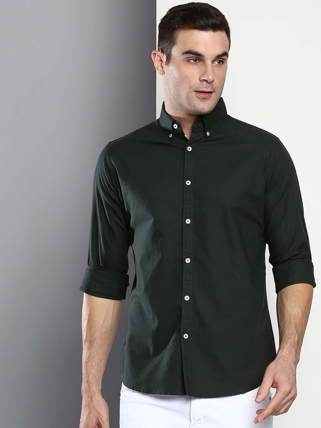 

Dennis Lingo Men Green Solid Slim Fit Casual Shirt
