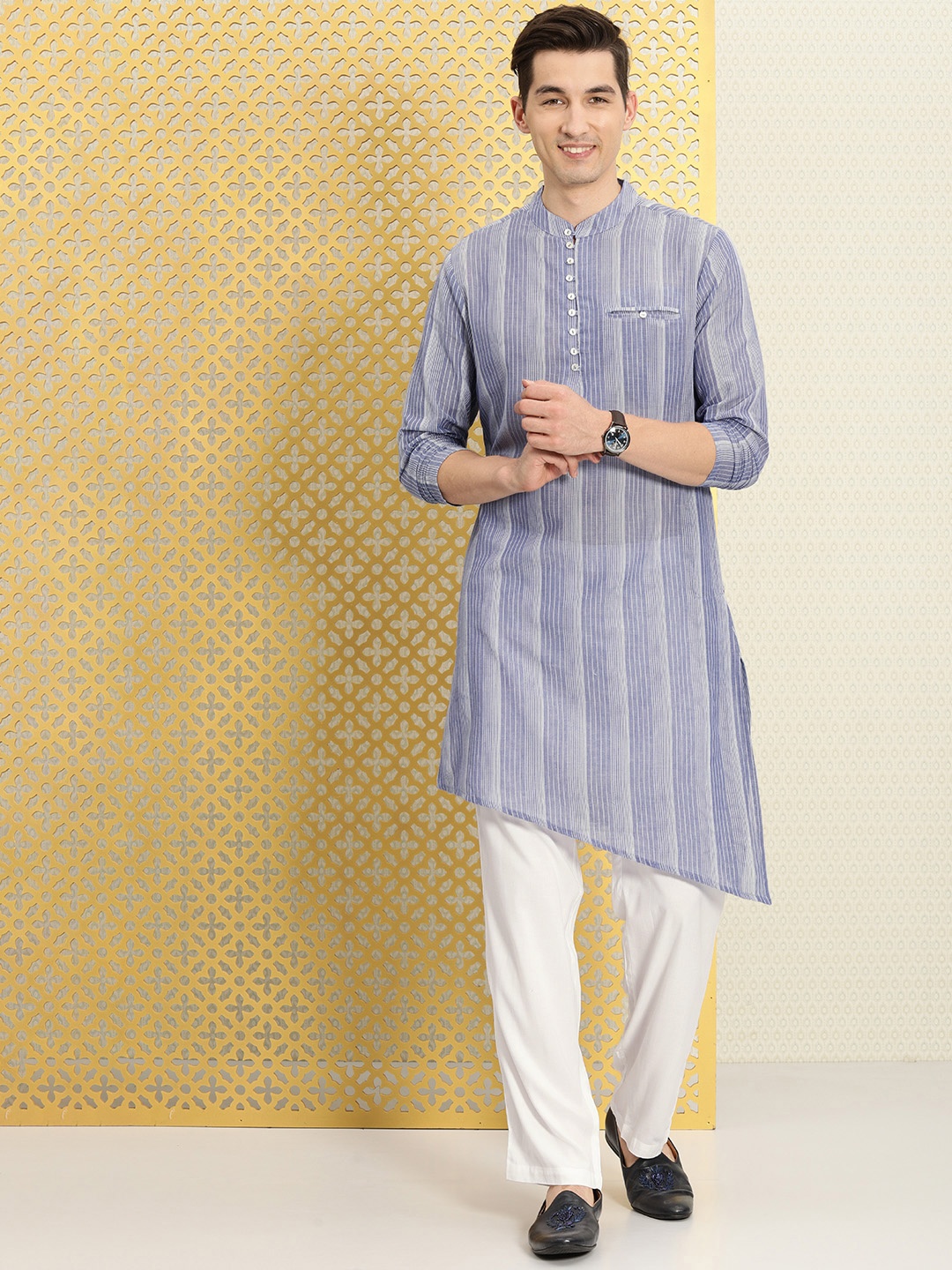 

Ode by House of Pataudi Men Blue Striped Pure Cotton Kurta with Pyjamas