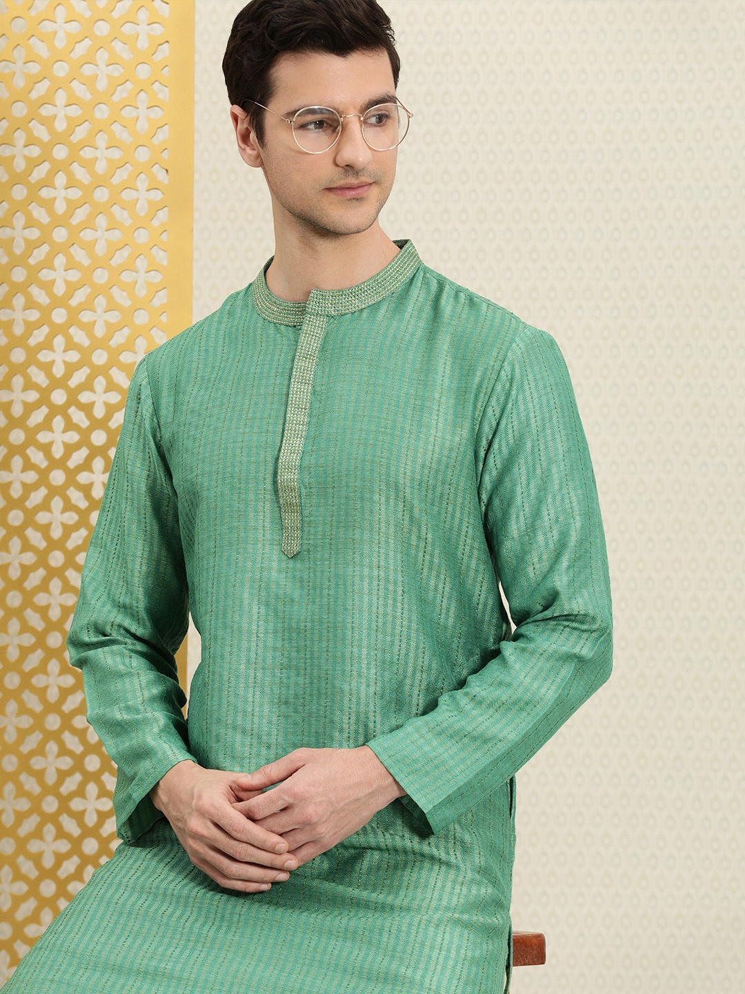 

House of Pataudi Men Green Striped Thread Work Rozana Kurta