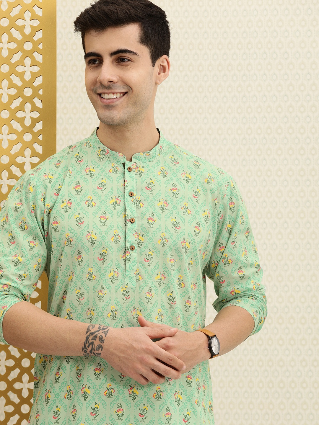 

House of Pataudi Men Sea Green & Pink Floral Printed Pure Cotton Rozana Kurta