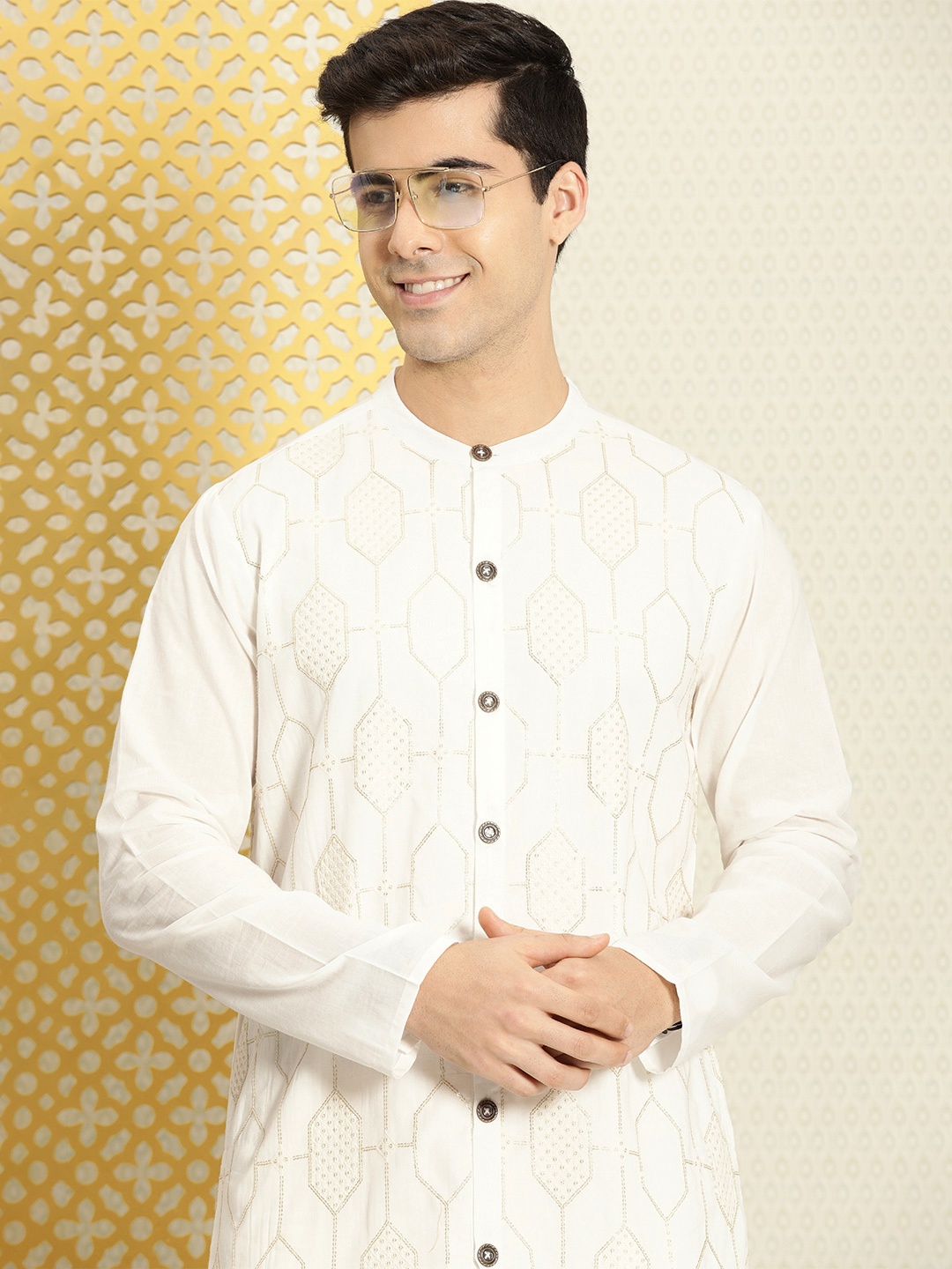 

House of Pataudi Men White & Beige Geometric Embroidered Thread Work Kurta