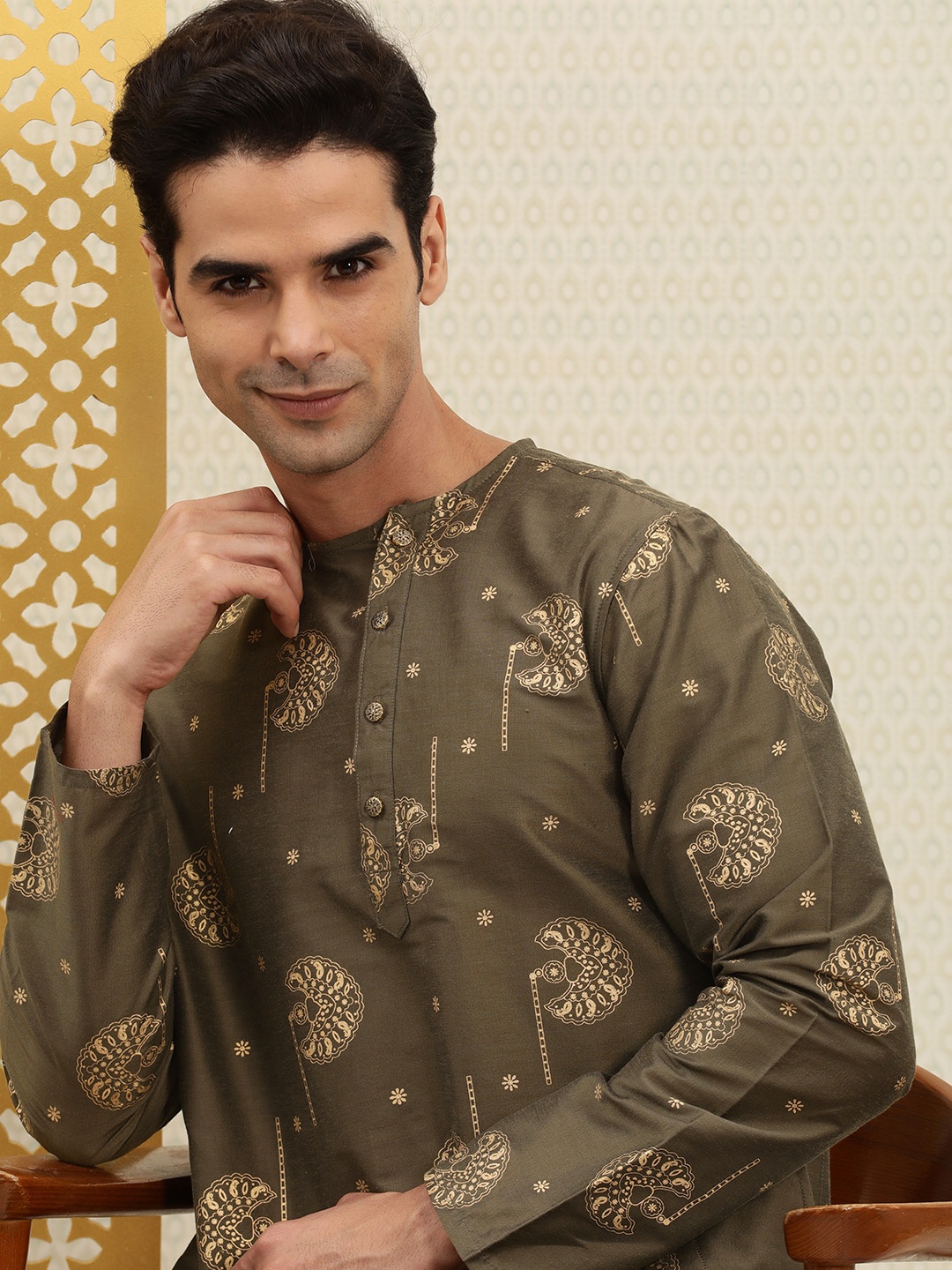 

House of Pataudi Men Green & Gold-Toned Printed Rozana Kurta
