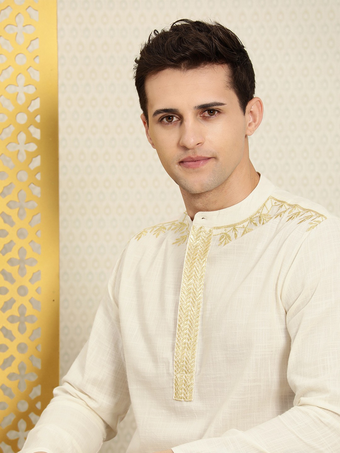 

House of Pataudi Men Off White Checked Pure Cotton Dua Straight Kurta