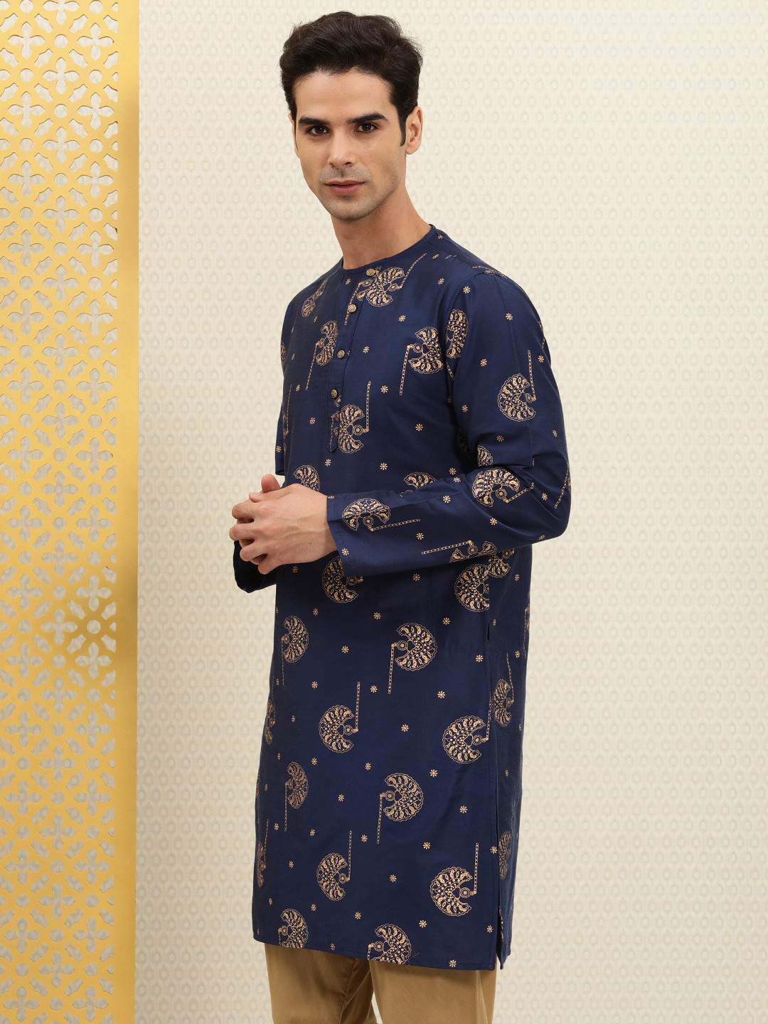 

House of Pataudi Men Navy Blue & Gold-Toned Printed Rozana Kurta