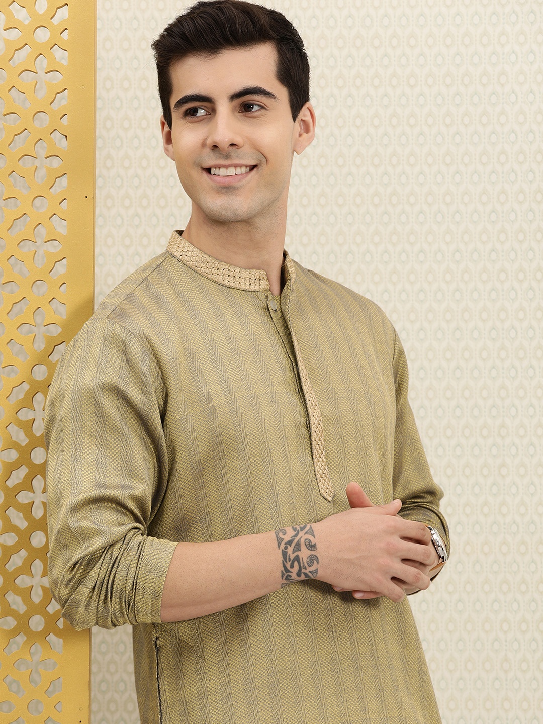 

House of Pataudi Men Purple & Gold-Toned Woven Design Rozana Kurta