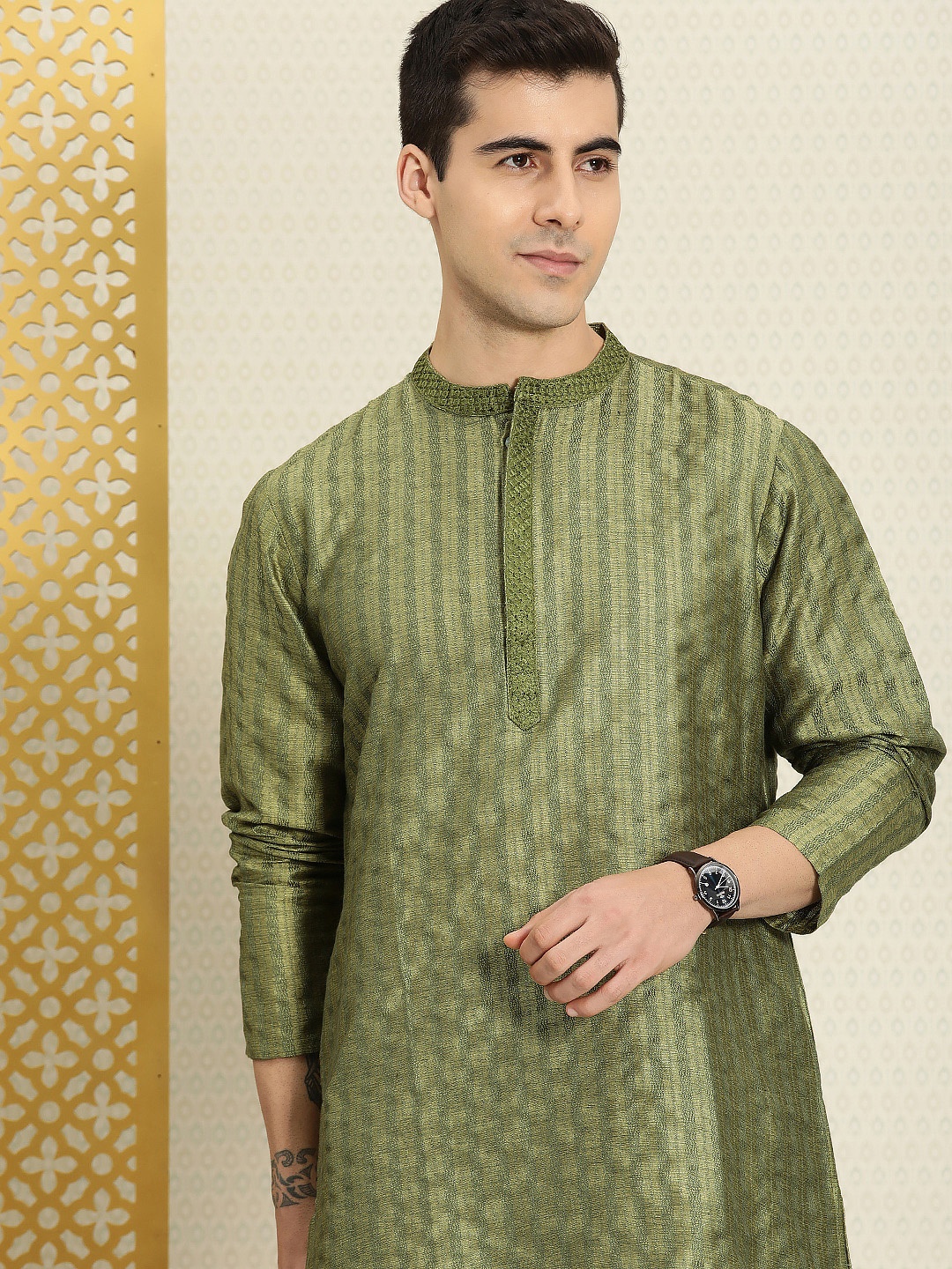 

House of Pataudi Men Green Woven Design Rozana Straight Kurta