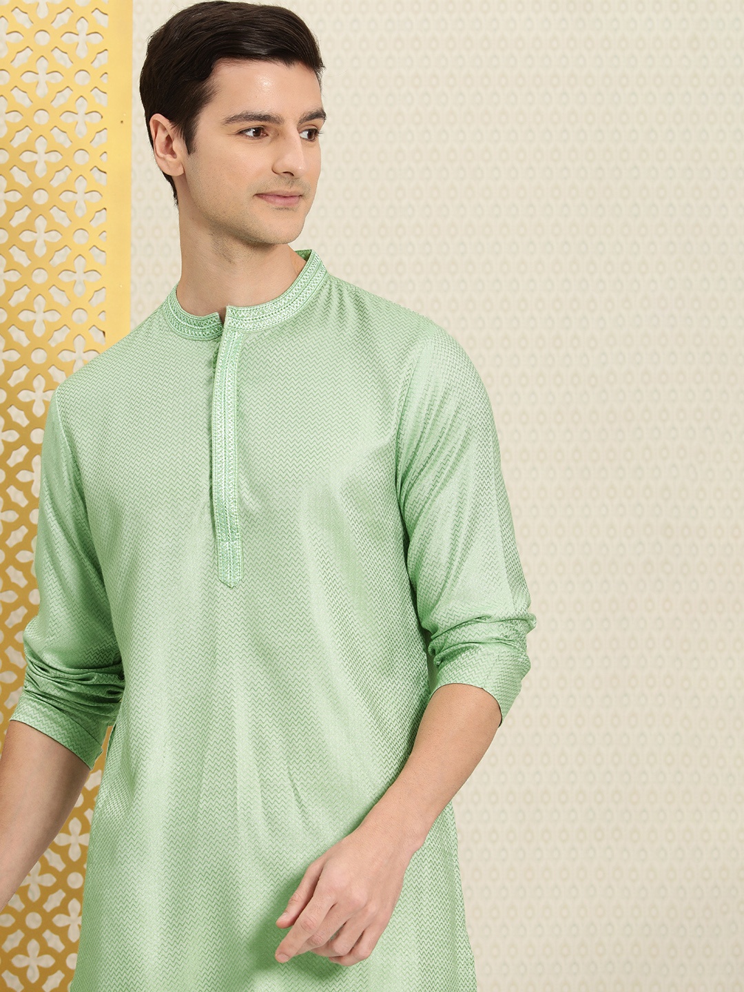 

House of Pataudi Men Green Geometric Printed Rozana Thread Work Kurta