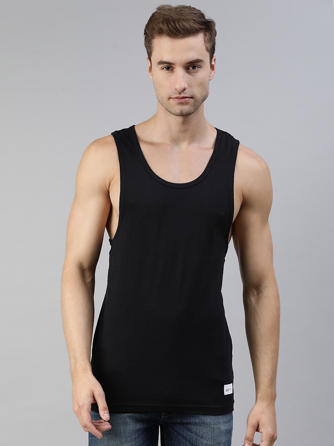 

abof Men Black Solid Sleeveless Casual Basic Vest