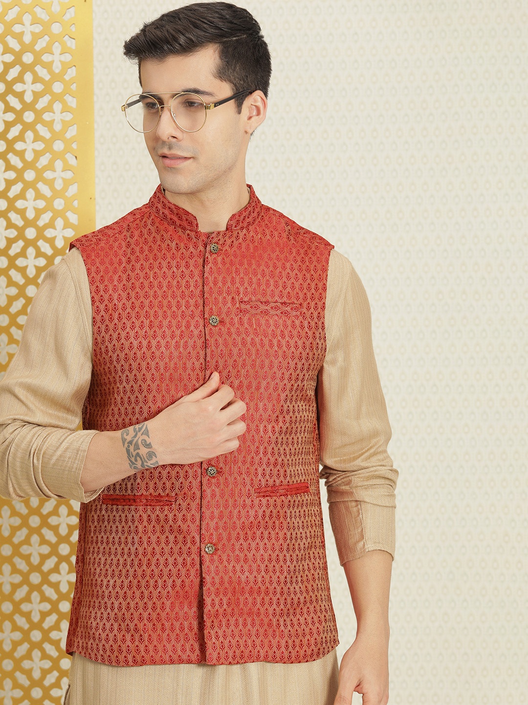 

House of Pataudi Men Red And Orange Woven Design Jashn Nehru Jacket