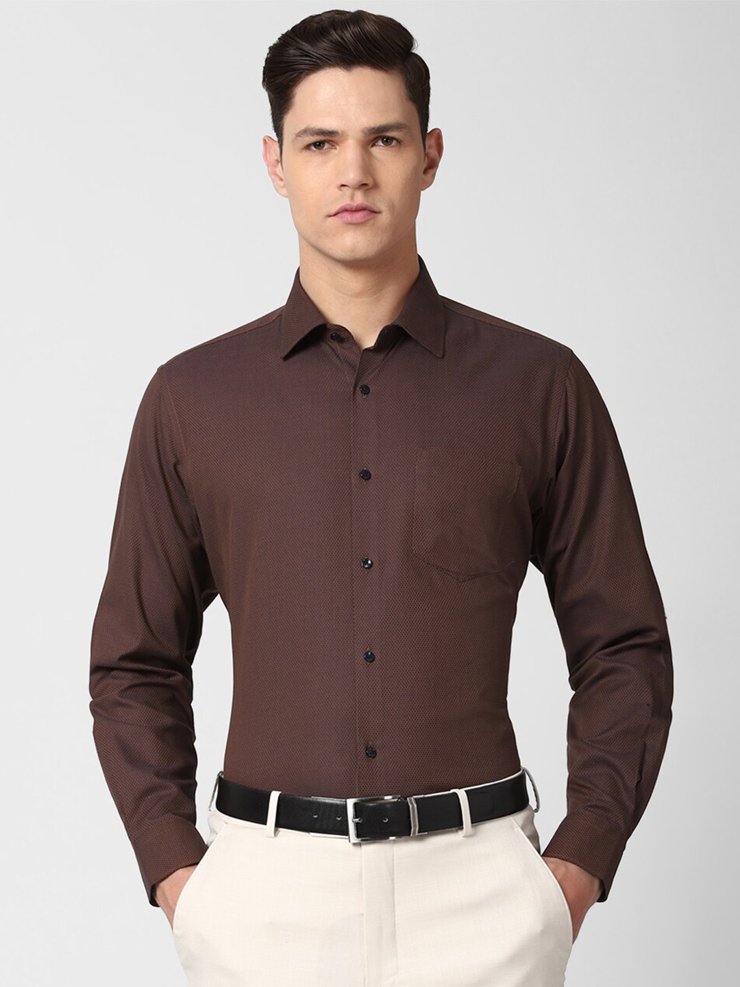 

Van Heusen Men Brown Solid Pure Cotton Formal Shirt