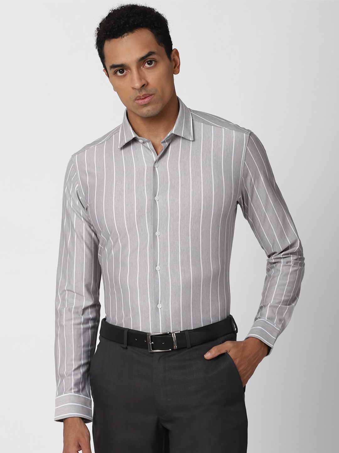 

Van Heusen Men Grey & White Slim Fit Vertical Striped Formal Shirt