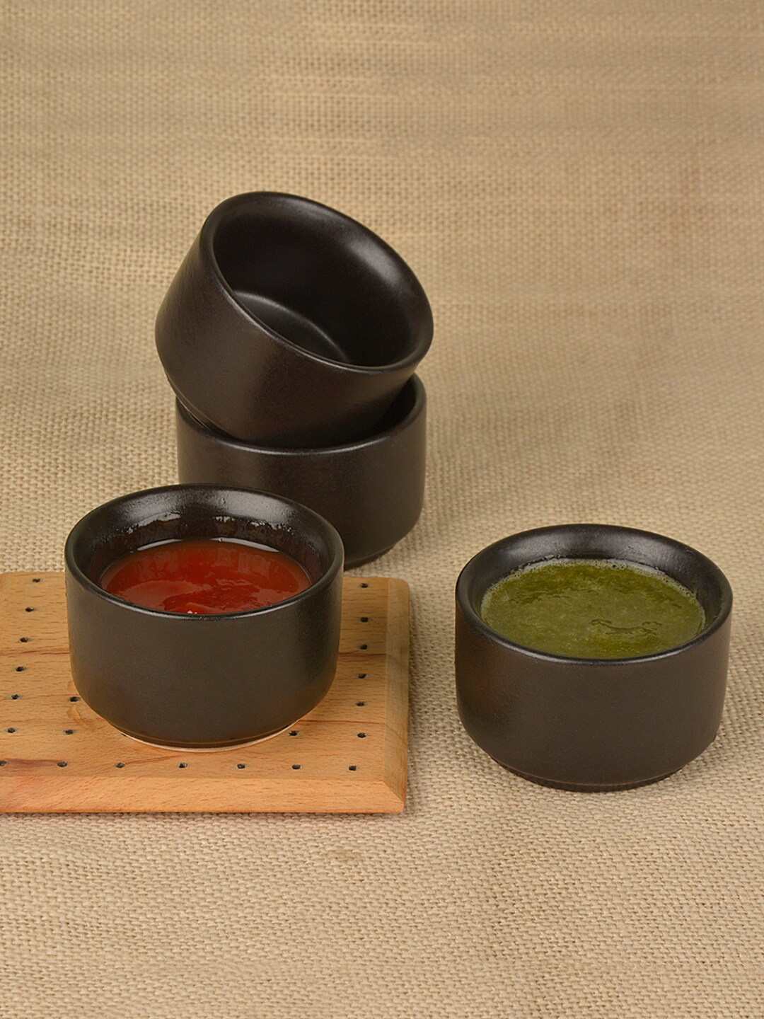 

StyleMyWay Set Of 4 Black Dip Bowls