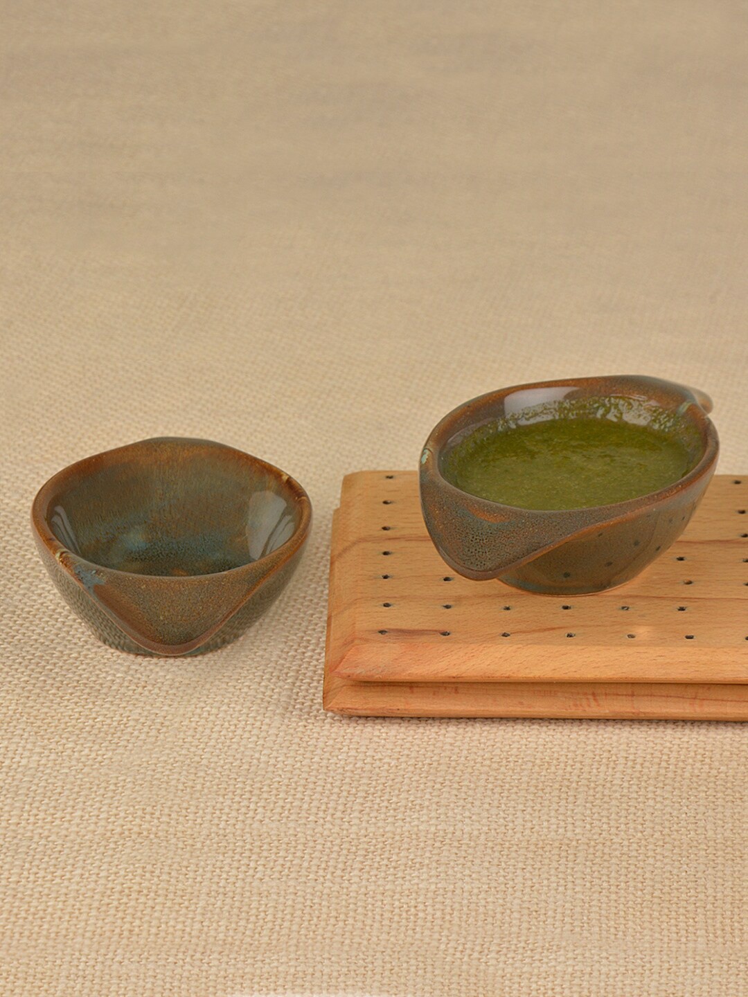 

StyleMyWay Set Of 2 Green Solid Studio Pottery Ceramic Leaf Shaped Dip Bowls