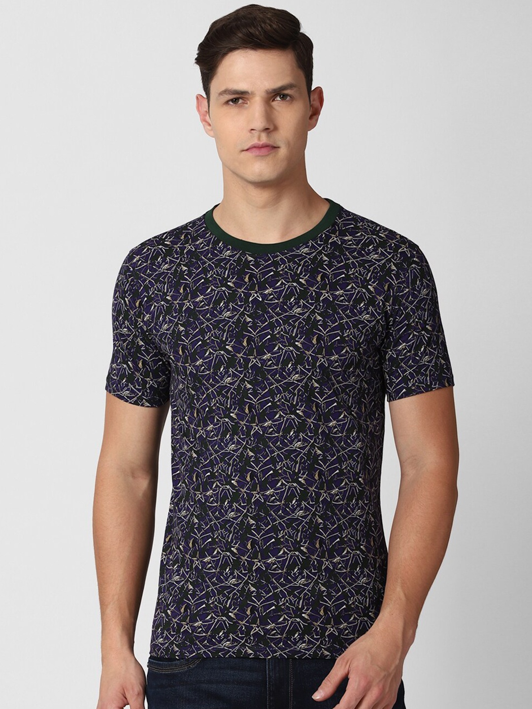 

V Dot Men Navy Blue Abstract Printed Pure Cotton Slim Fit T-shirt