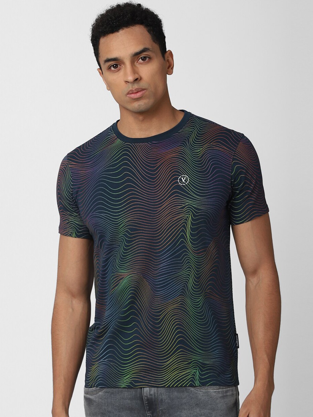 

V Dot Men Navy Blue & Green Abstract Printed Slim Fit T-shirt