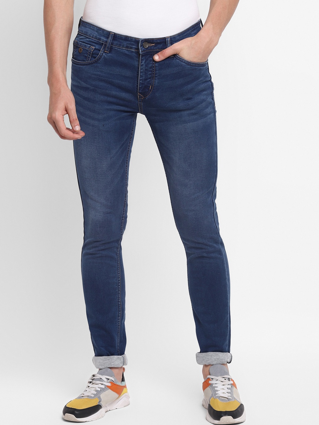 

Turtle Men Blue Narrow Tapered Fit Light Fade Jeans