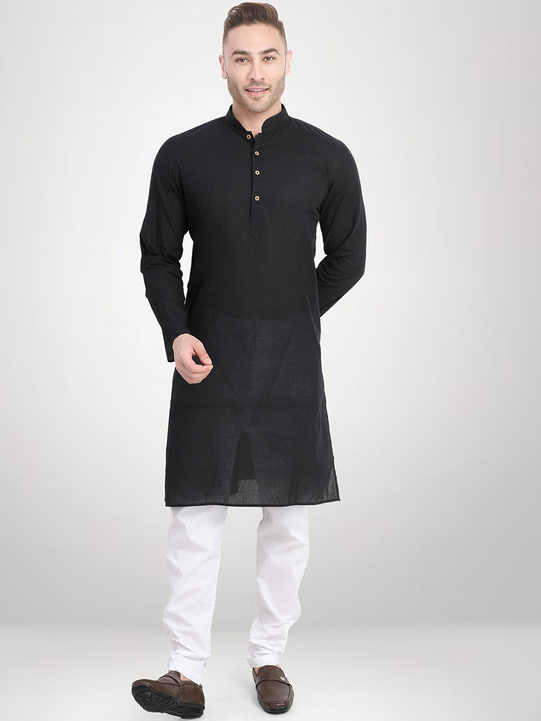 

RG DESIGNERS Men Black Kurta with Pyjamas