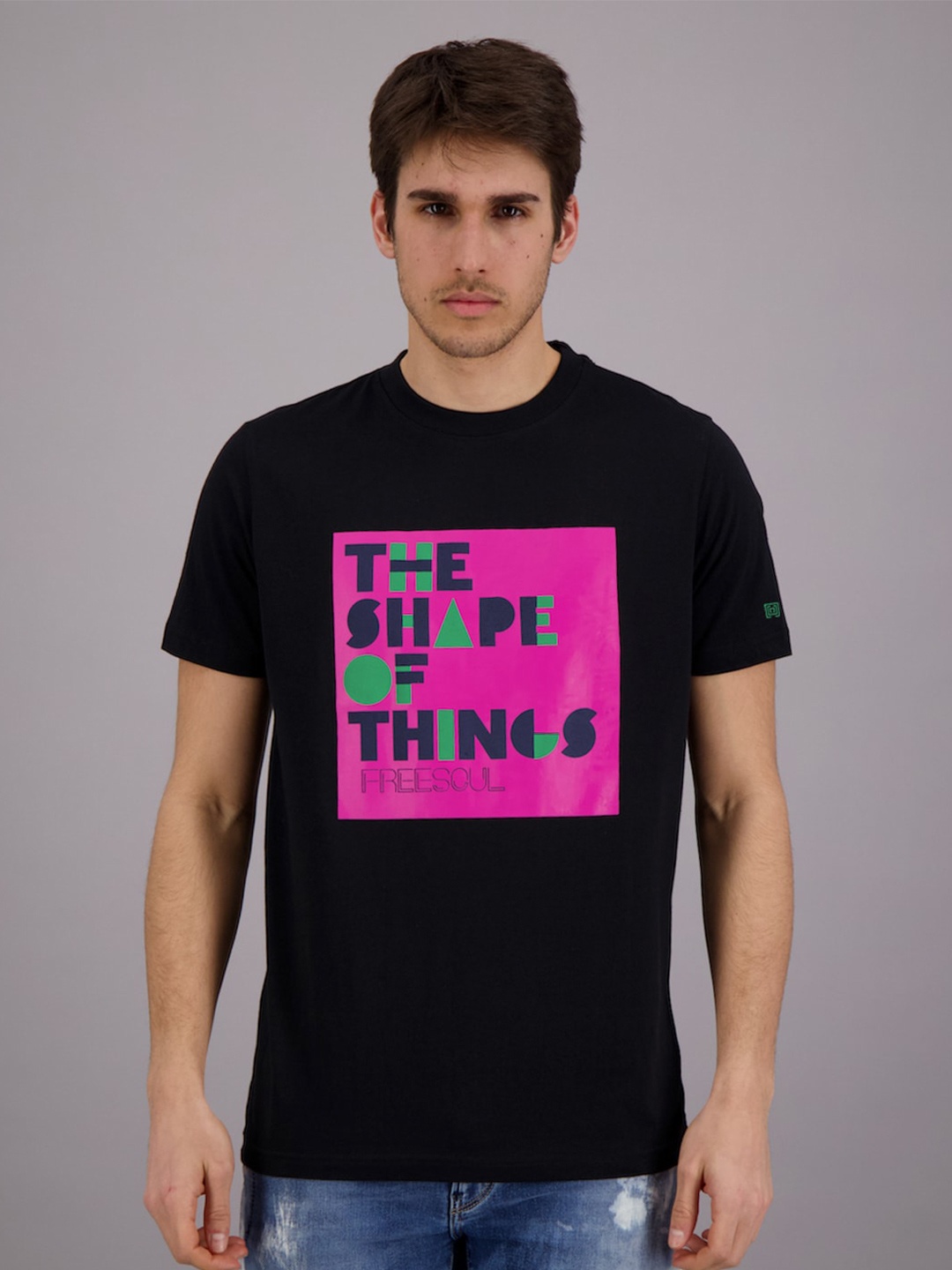 

FREESOUL Men Black & Pink Typography Printed Cotton T-shirt